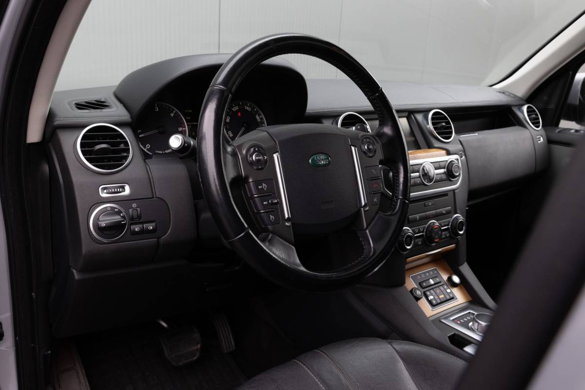 Land Rover Discovery Land Rover Discovery 3.0 V6 HSE | GRIJS KENTEKEN | H&K SOUND | TREKHAAK | LEDER