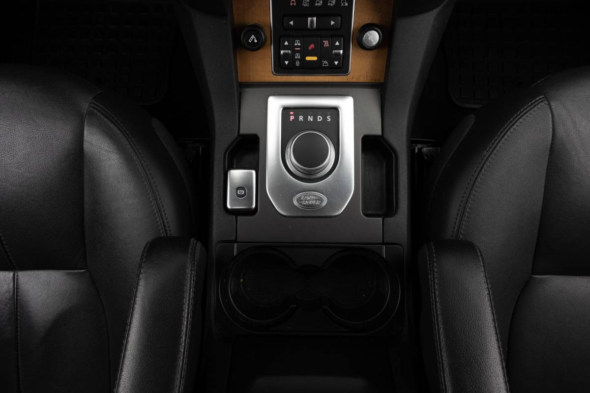 Land Rover Discovery Land Rover Discovery 3.0 V6 HSE | GRIJS KENTEKEN | H&K SOUND | TREKHAAK | LEDER