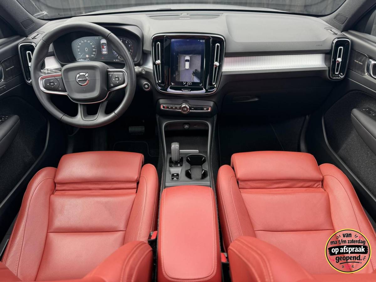 Volvo XC40 Volvo XC40 2.0 T4 190PK| Panodak| Leer| Keyless| Pilot| H&K