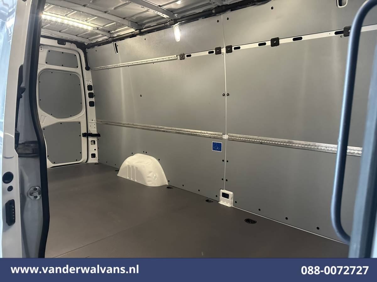 Mercedes-Benz Sprinter Mercedes-Benz Sprinter 315 CDI 150pk L3H2 Euro6 Airco | Navigatie | Camera | Chauffeursstoel Bijrijdersbank