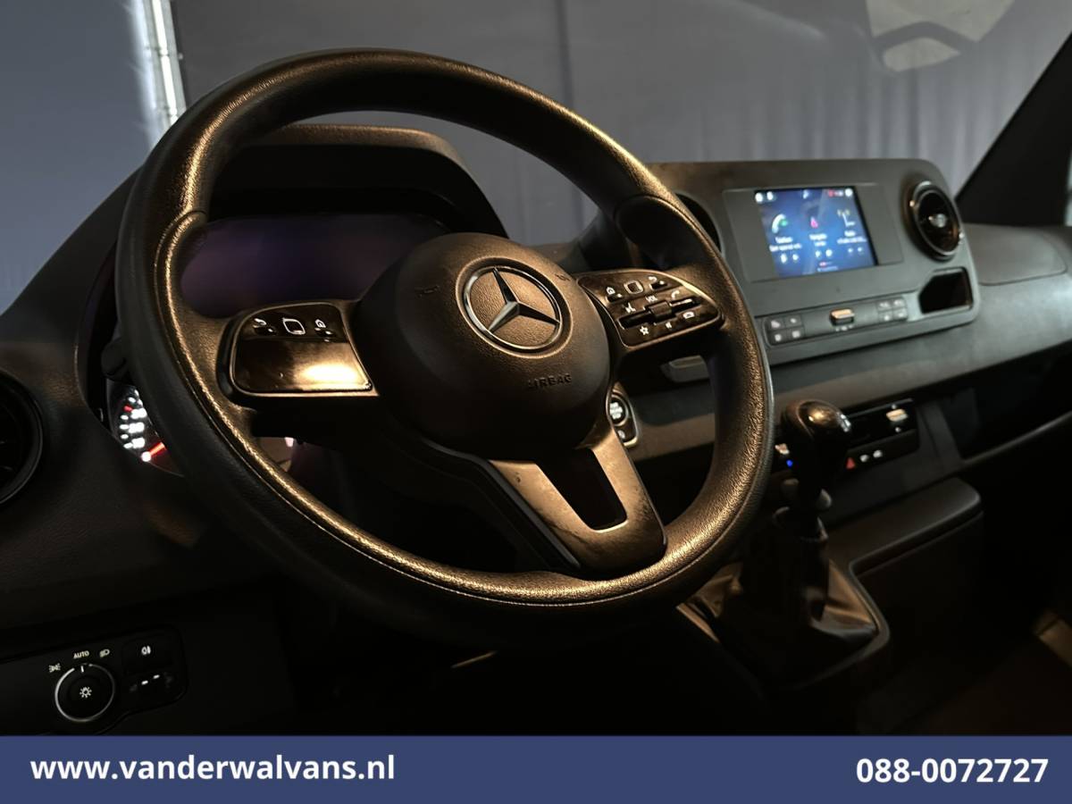 Mercedes-Benz Sprinter Mercedes-Benz Sprinter 315 CDI 150pk L3H2 Euro6 Airco | Navigatie | Camera | Chauffeursstoel Bijrijdersbank