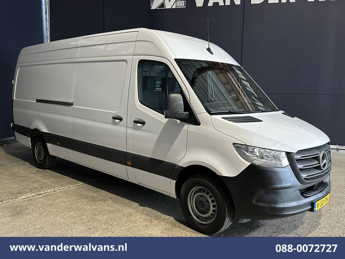 Mercedes-Benz Sprinter Mercedes-Benz Sprinter 315 CDI 150pk L3H2 Euro6 Airco | Navigatie | Camera | Chauffeursstoel Bijrijdersbank