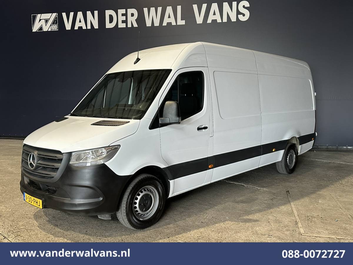 Mercedes-Benz Sprinter Mercedes-Benz Sprinter 315 CDI 150pk L3H2 Euro6 Airco | Navigatie | Camera | Chauffeursstoel Bijrijdersbank