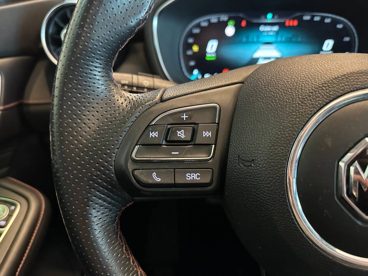 MG EHS MG EHS 1.5 TGDI Luxury Plug-In HYBRIDE|PANO|AIRCO|ADAPTIVE CRUISE CONTROL|360* CAMERA|AUTOMAAT|STOELVERWARMING|AMBIENT LIGHTING