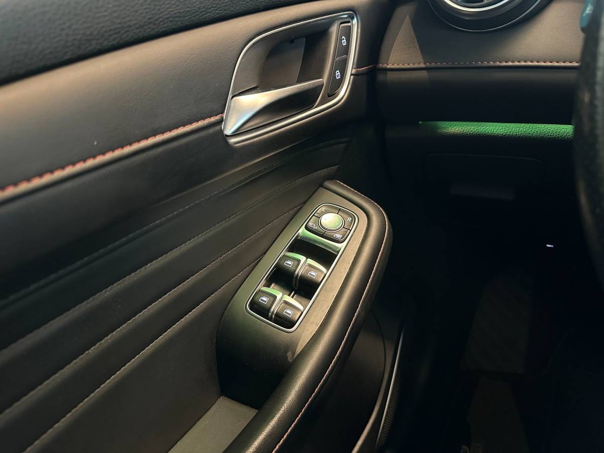 MG EHS MG EHS 1.5 TGDI Luxury Plug-In HYBRIDE|PANO|AIRCO|ADAPTIVE CRUISE CONTROL|360* CAMERA|AUTOMAAT|STOELVERWARMING|AMBIENT LIGHTING