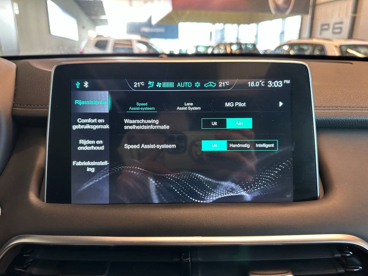 MG EHS MG EHS 1.5 TGDI Luxury Plug-In HYBRIDE|PANO|AIRCO|ADAPTIVE CRUISE CONTROL|360* CAMERA|AUTOMAAT|STOELVERWARMING|AMBIENT LIGHTING