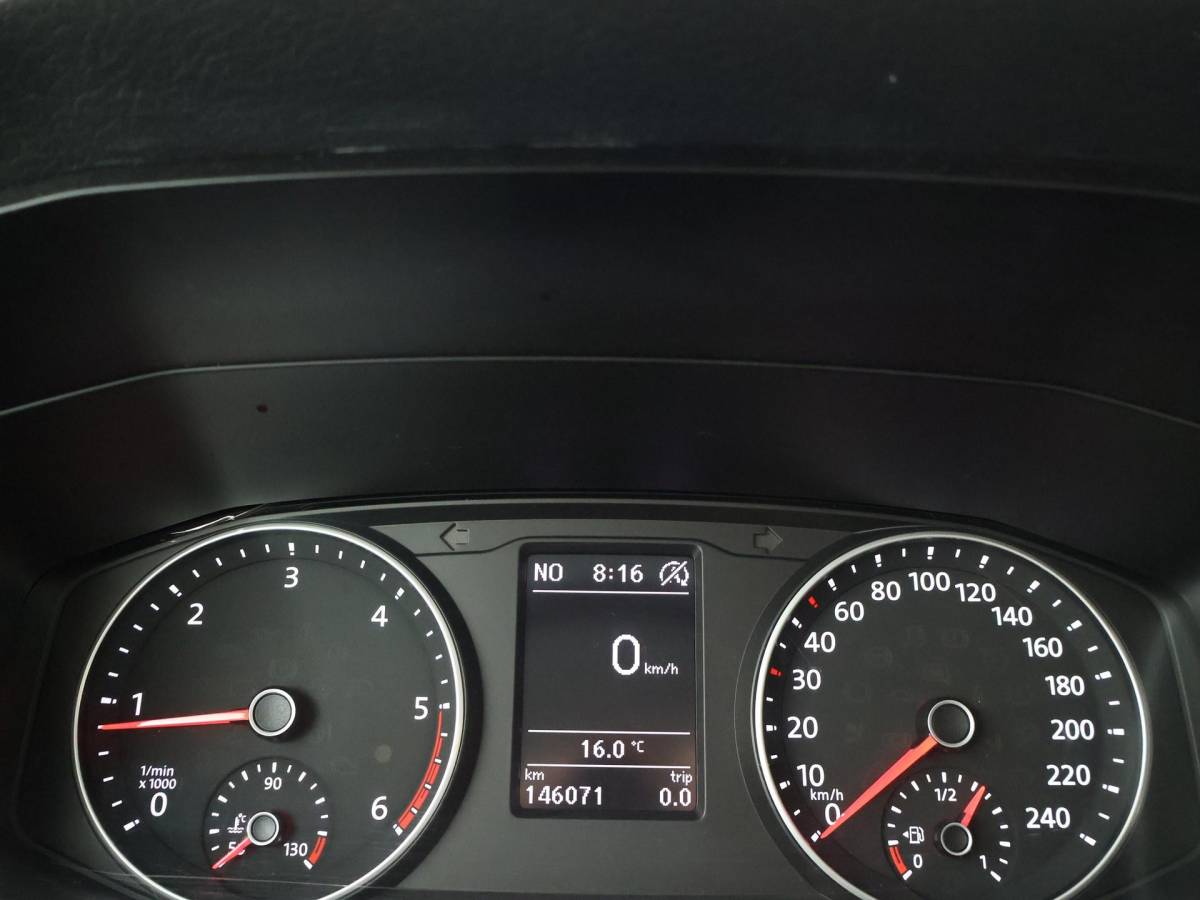 Volkswagen Transporter Volkswagen Transporter CARAVELLE 2.0 TDI DSG ROLSTOEL LIFT EURO 6 + STANDKACHEL | 18 INCH | CAMERA | CARPLAY | LED | STOELVERW.