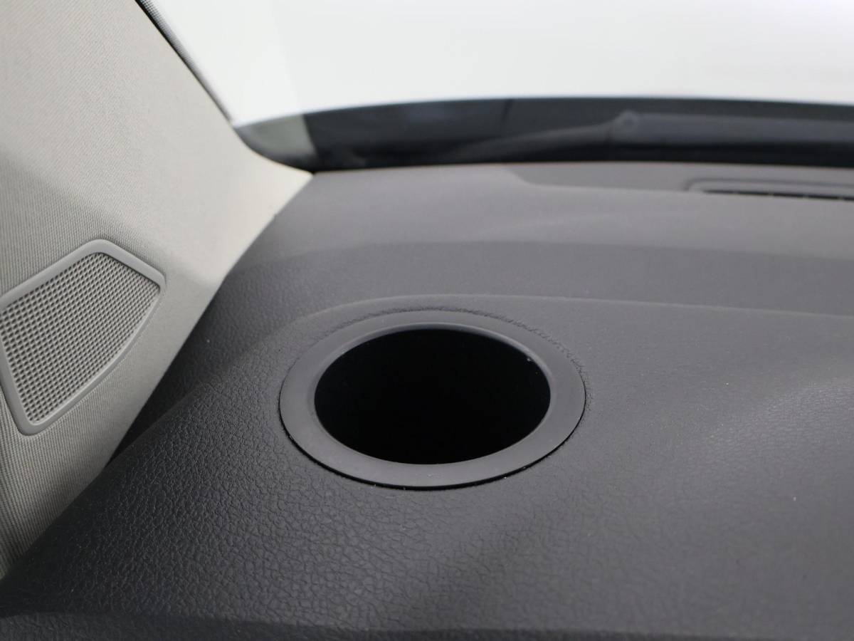 Volkswagen Transporter Volkswagen Transporter CARAVELLE 2.0 TDI DSG ROLSTOEL LIFT EURO 6 + STANDKACHEL | 18 INCH | CAMERA | CARPLAY | LED | STOELVERW.
