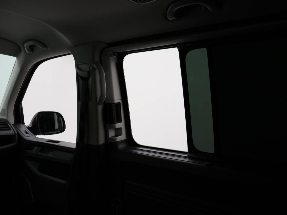 Volkswagen Transporter Volkswagen Transporter CARAVELLE 2.0 TDI DSG ROLSTOEL LIFT EURO 6 + STANDKACHEL | 18 INCH | CAMERA | CARPLAY | LED | STOELVERW.