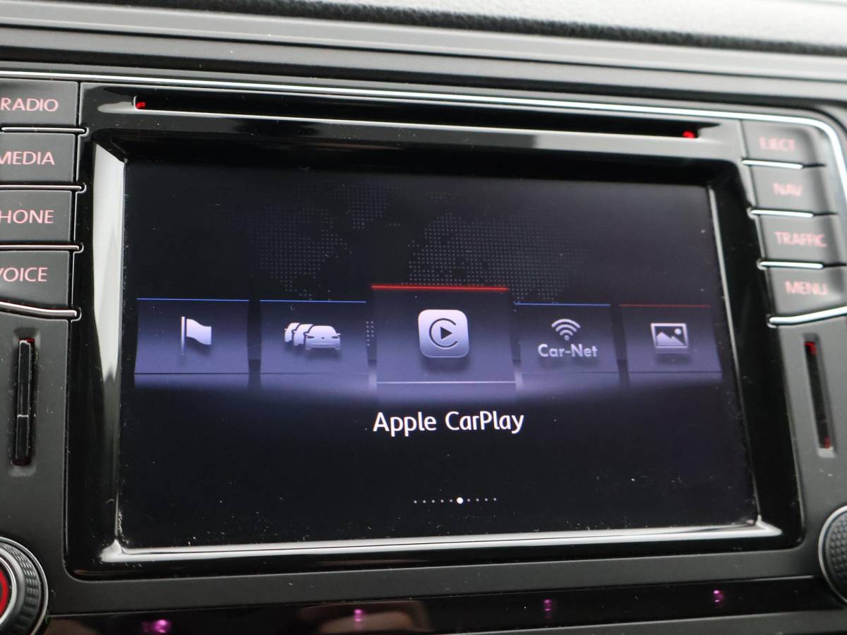 Volkswagen Transporter Volkswagen Transporter CARAVELLE 2.0 TDI DSG ROLSTOEL LIFT EURO 6 + STANDKACHEL | 18 INCH | CAMERA | CARPLAY | LED | STOELVERW.