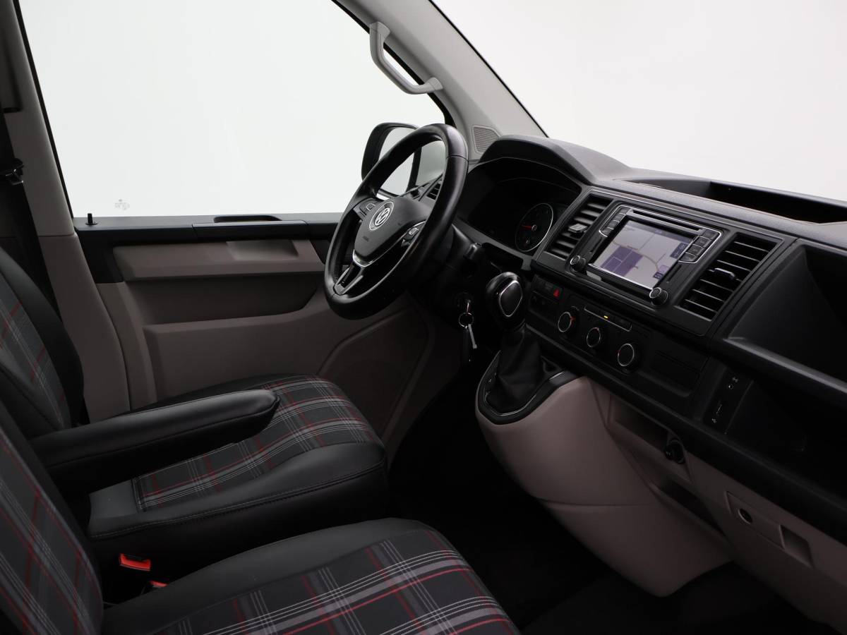 Volkswagen Transporter Volkswagen Transporter 2.0 TDI 150 PK DSG AUT. L1H1 HIGHLINE + CARPLAY | ADAPTIVE CRUISE | TREKHAAK | LMV