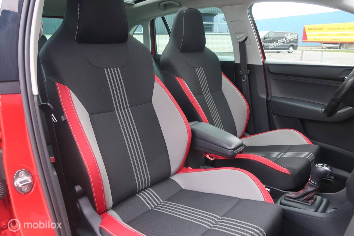 Škoda Rapid Skoda Rapid 1.4 TSI Monte Carlo AUTOMAAT, PANODAK, XENON
