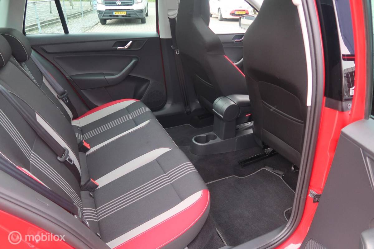 Škoda Rapid Skoda Rapid 1.4 TSI Monte Carlo AUTOMAAT, PANODAK, XENON