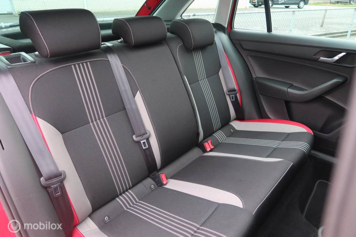 Škoda Rapid Skoda Rapid 1.4 TSI Monte Carlo AUTOMAAT, PANODAK, XENON