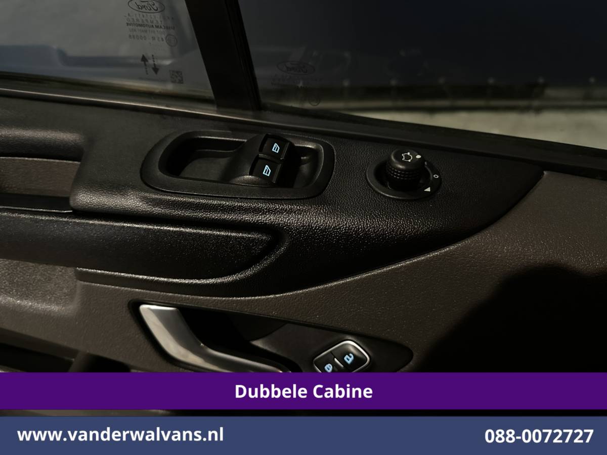 Ford Transit Custom Ford Transit Custom 2.0 TDCI 131pk L2H1 Dubbele Cabine Euro6 Airco | 5-Zits | Camera | LED | 2800kg Trekhaak | Apple Carplay Cruisecontrol, Android Auto, Stoelverwarming, Verwarmde Voorruit, Parkeersensoren
