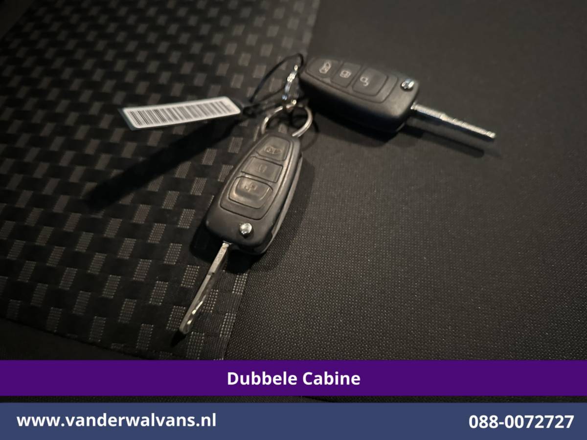 Ford Transit Custom Ford Transit Custom 2.0 TDCI 131pk L2H1 Dubbele Cabine Euro6 Airco | 5-Zits | Camera | LED | 2800kg Trekhaak | Apple Carplay Cruisecontrol, Android Auto, Stoelverwarming, Verwarmde Voorruit, Parkeersensoren