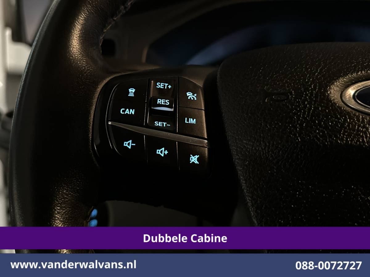 Ford Transit Custom Ford Transit Custom 2.0 TDCI 131pk L2H1 Dubbele Cabine Euro6 Airco | 5-Zits | Camera | LED | 2800kg Trekhaak | Apple Carplay Cruisecontrol, Android Auto, Stoelverwarming, Verwarmde Voorruit, Parkeersensoren