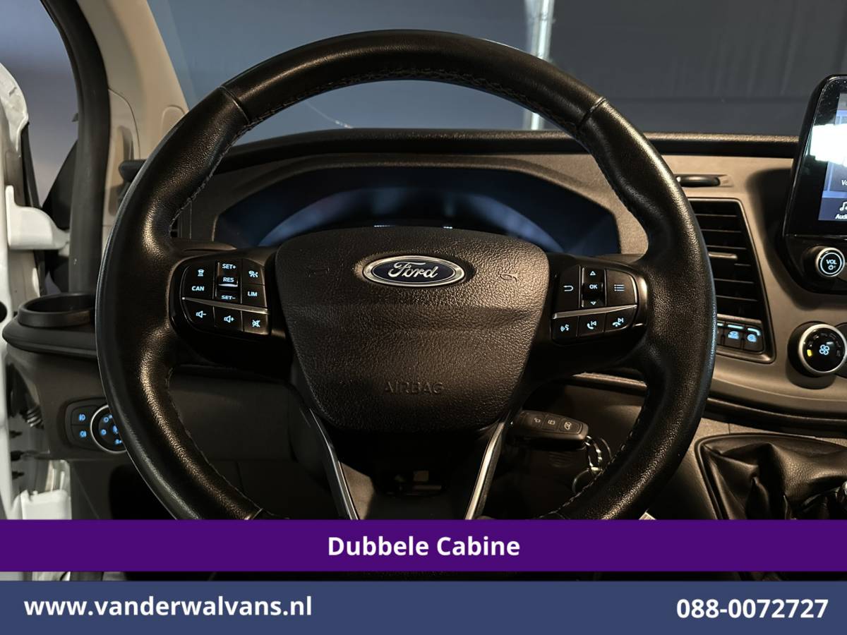 Ford Transit Custom Ford Transit Custom 2.0 TDCI 131pk L2H1 Dubbele Cabine Euro6 Airco | 5-Zits | Camera | LED | 2800kg Trekhaak | Apple Carplay Cruisecontrol, Android Auto, Stoelverwarming, Verwarmde Voorruit, Parkeersensoren