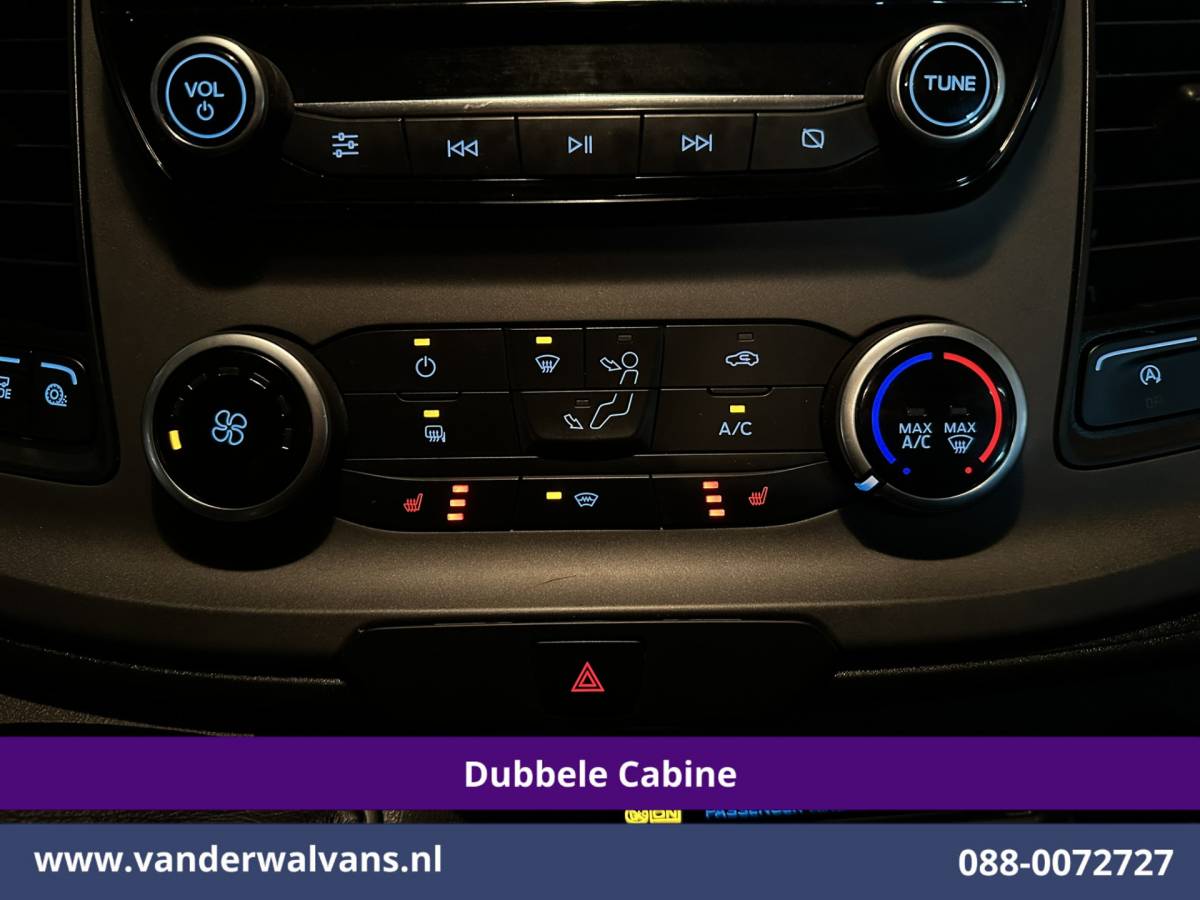 Ford Transit Custom Ford Transit Custom 2.0 TDCI 131pk L2H1 Dubbele Cabine Euro6 Airco | 5-Zits | Camera | LED | 2800kg Trekhaak | Apple Carplay Cruisecontrol, Android Auto, Stoelverwarming, Verwarmde Voorruit, Parkeersensoren