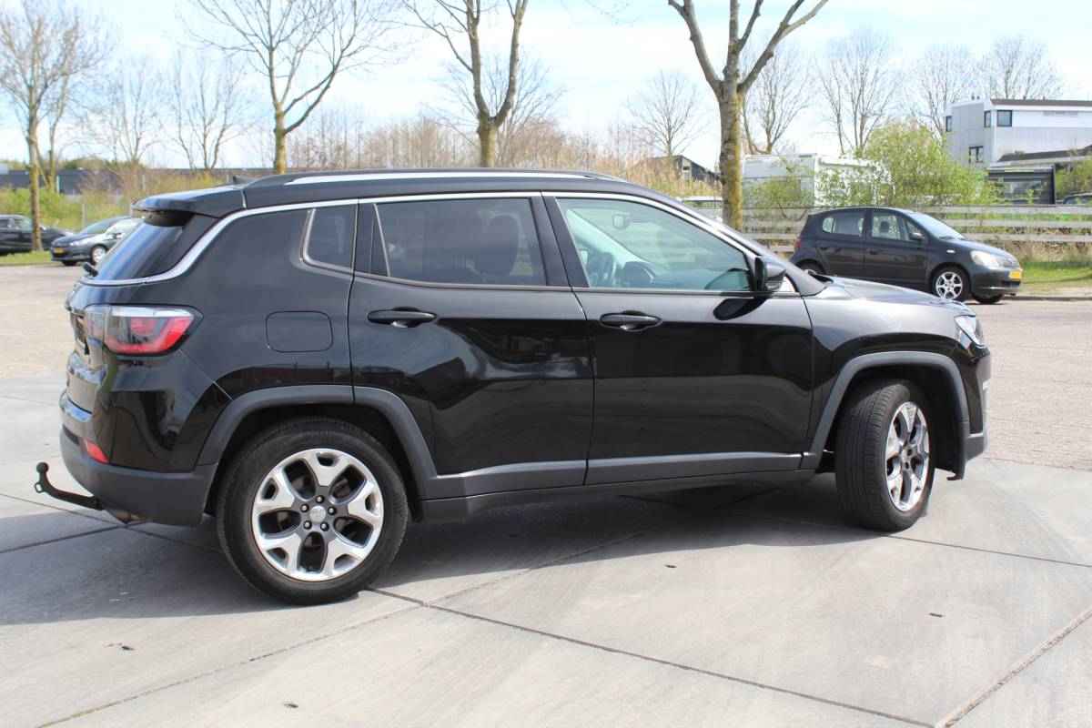 Jeep Compass Jeep Compass 1.4 MultiAir Opening Edition Plus trekhaak leder multimedia Keyless