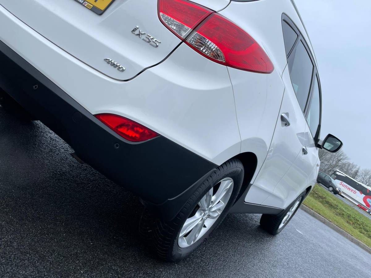 Hyundai ix35 Hyundai Ix35 2.0i 4WD Style, Aut, Pano, Cam, Navi, Stoelverw, Leder, Climate/Cruise, Lmv, Pdc, Goed oh!
