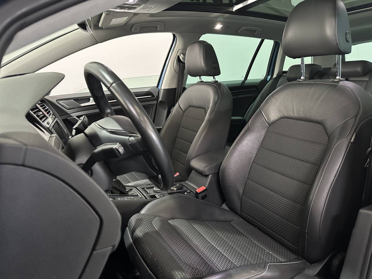 Volkswagen Golf Volkswagen Golf Variant 1.4 TSI Business Edition – Pano / Navi / Camera