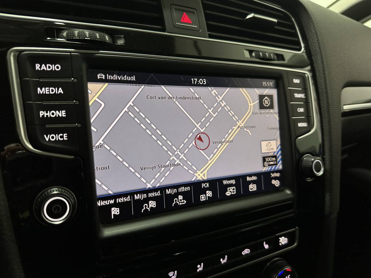 Volkswagen Golf Volkswagen Golf Variant 1.4 TSI Business Edition – Pano / Navi / Camera