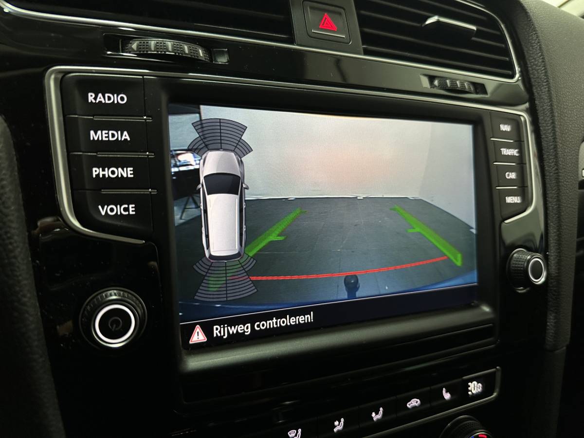 Volkswagen Golf Volkswagen Golf Variant 1.4 TSI Business Edition – Pano / Navi / Camera
