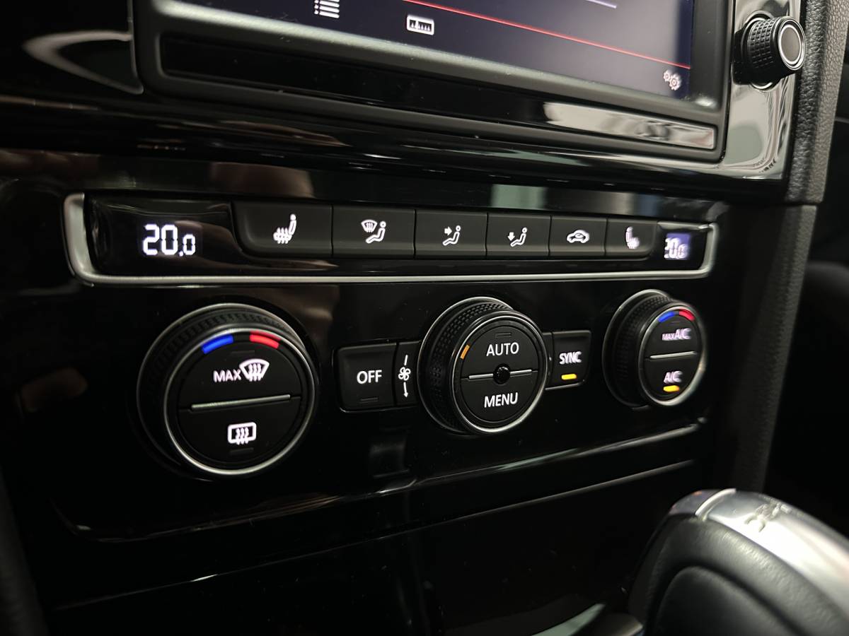 Volkswagen Golf Volkswagen Golf Variant 1.4 TSI Business Edition – Pano / Navi / Camera