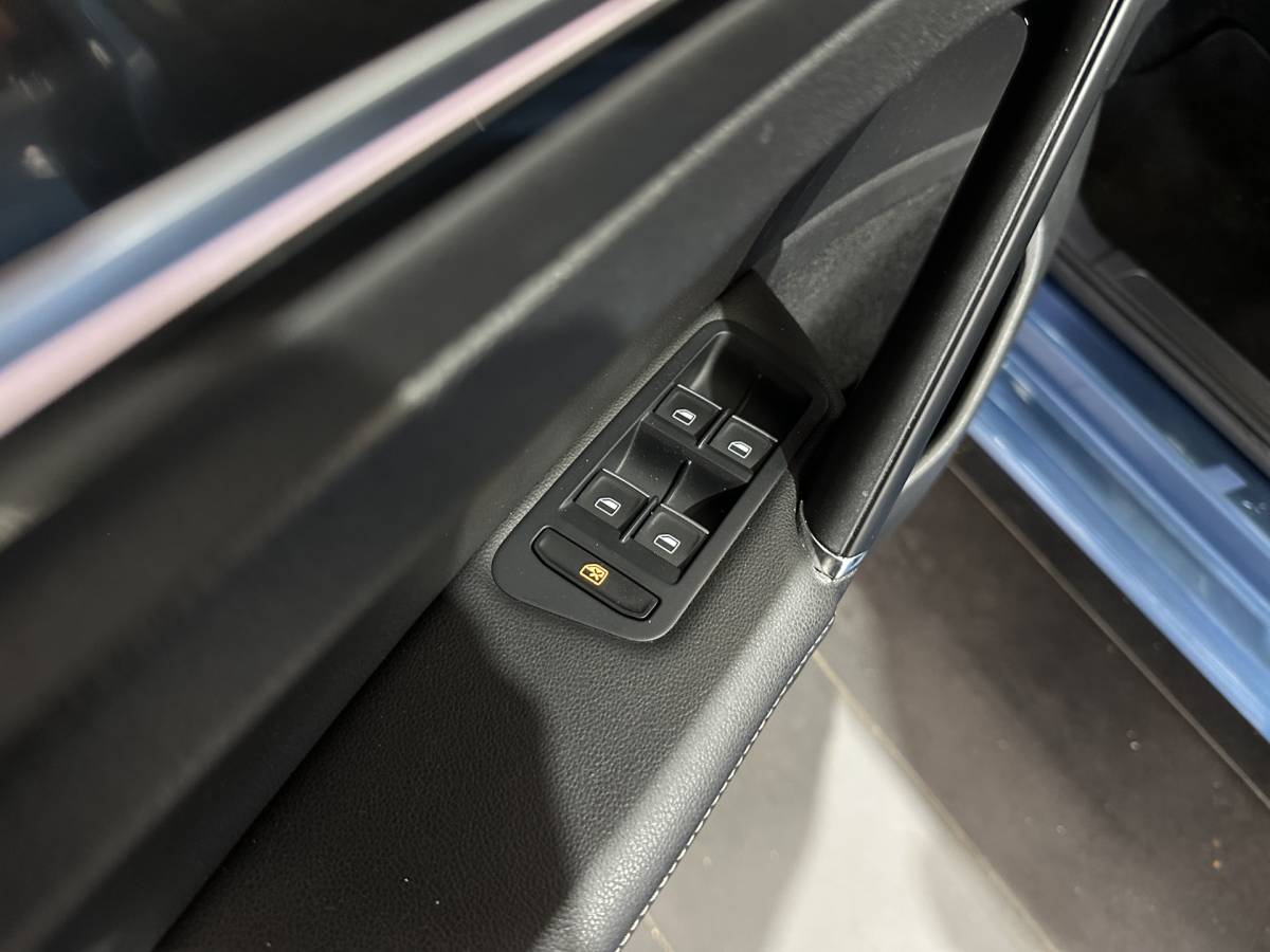 Volkswagen Golf Volkswagen Golf Variant 1.4 TSI Business Edition – Pano / Navi / Camera