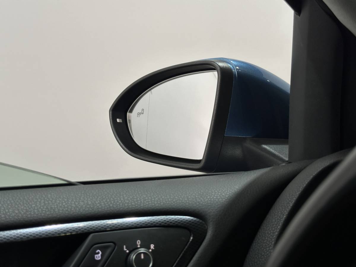 Volkswagen Golf Volkswagen Golf Variant 1.4 TSI Business Edition – Pano / Navi / Camera