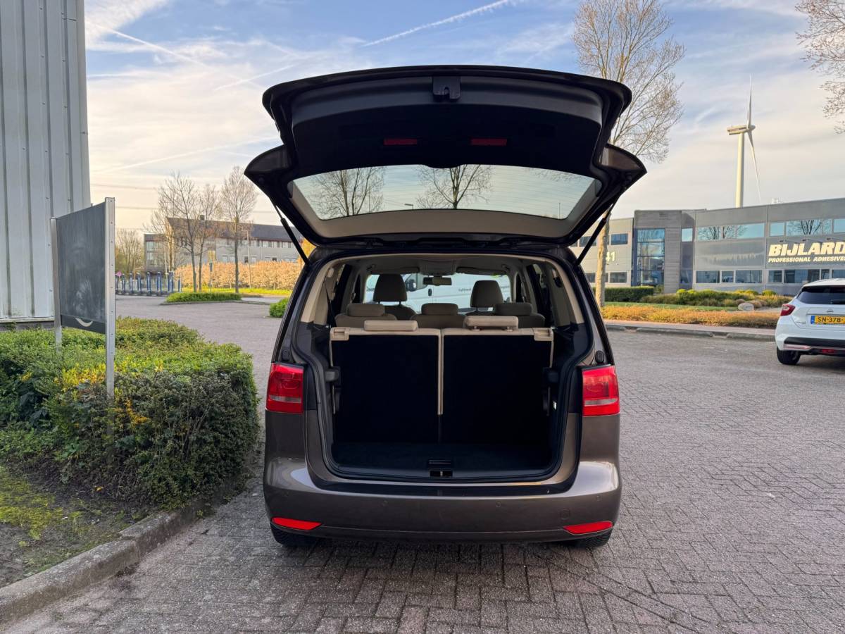 Volkswagen Touran Volkswagen Touran 1.4 TSI Highline 7 PERSOONS!! AUT!!