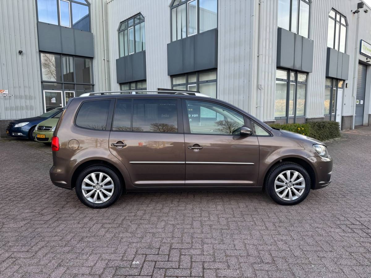 Volkswagen Touran Volkswagen Touran 1.4 TSI Highline 7 PERSOONS!! AUT!!