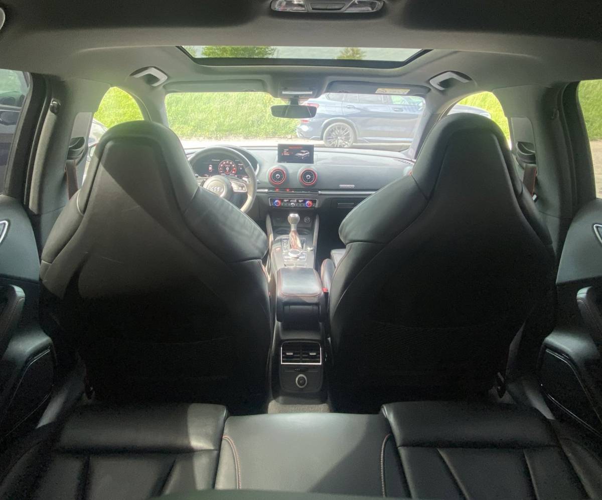 Audi RS3 Audi RS 3 Sportback 2.5 TFSI RS 3 quattro / Pano/ B&O/ VC/ Matrix/ Ambiente/ Privacy/ Keyless/ Carplay