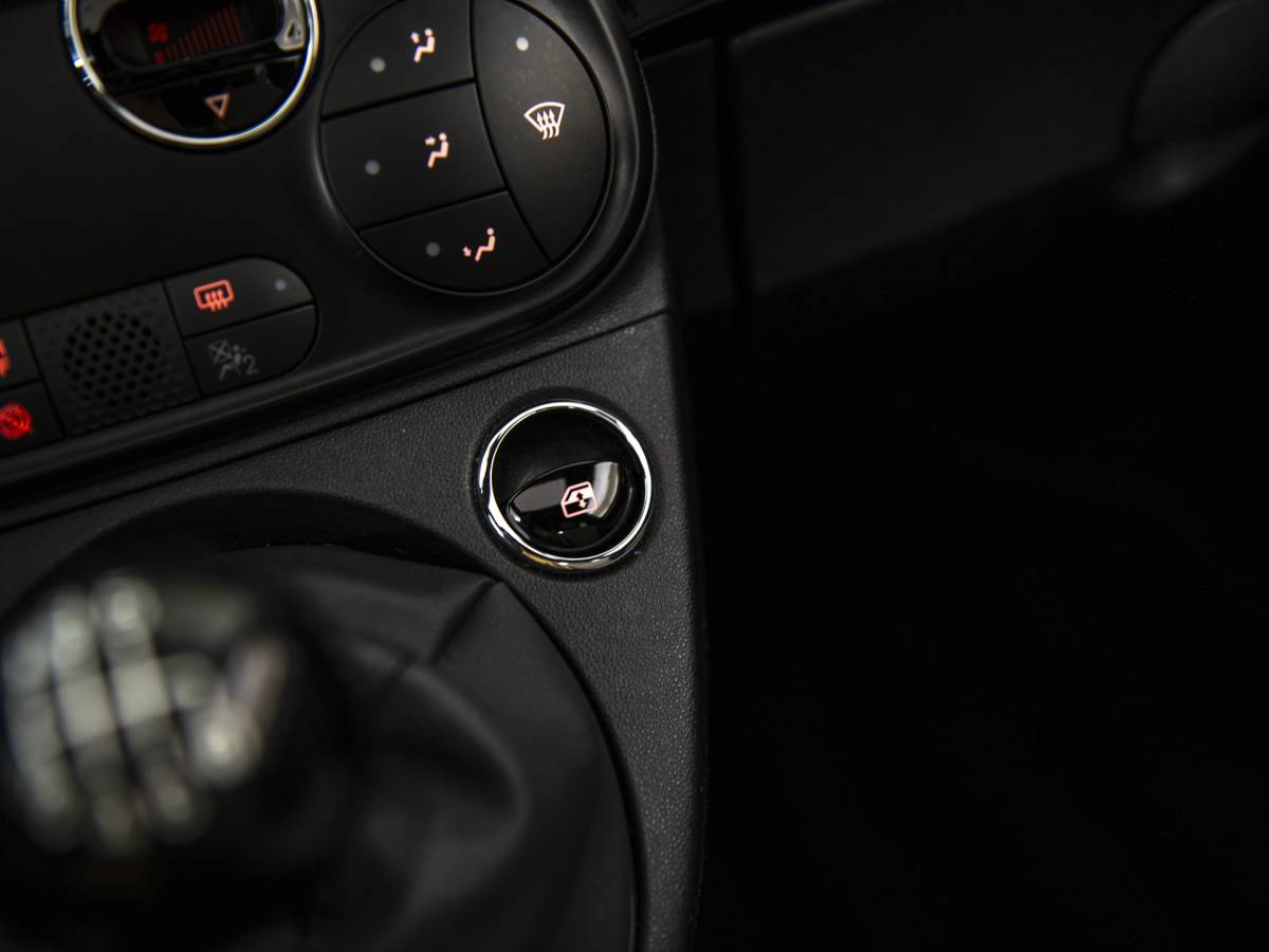 Fiat 500 Fiat 500 1.0 Hybrid, vol opties, Schuifdak, Beats audio, Apple carplay, NAV, Clima