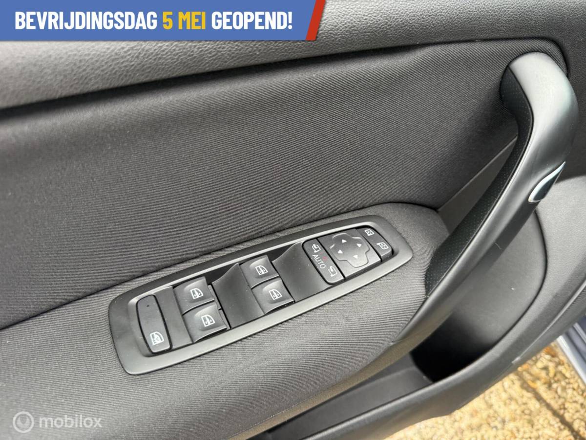 Renault Mégane Renault Megane 1.2 TCe Limited PANORAMADAK | AUTOMAAT