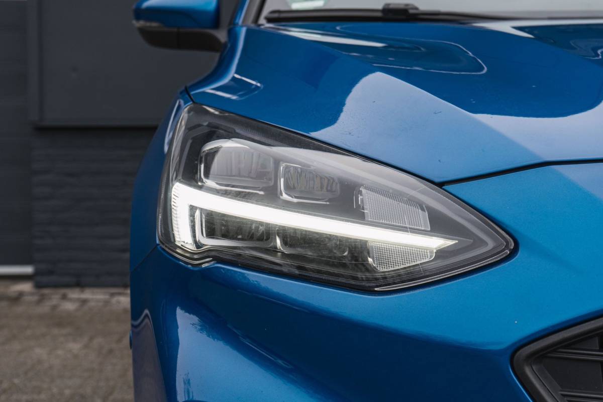 Ford Focus Ford Focus 1.0 EcoBoost ST Line / LED / Pano / HUD / Winter Pack!