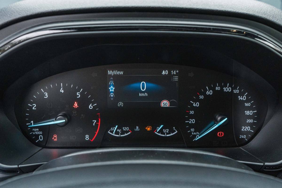 Ford Focus Ford Focus 1.0 EcoBoost ST Line / LED / Pano / HUD / Winter Pack!