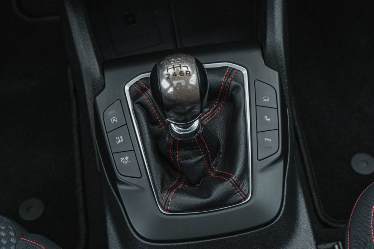 Ford Focus Ford Focus 1.0 EcoBoost ST Line / LED / Pano / HUD / Winter Pack!