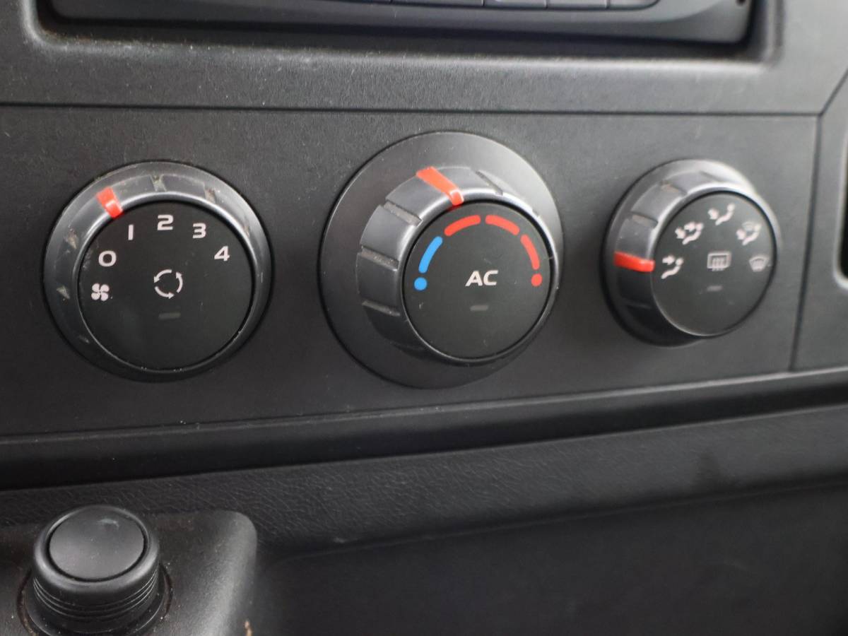 Renault Master Renault Master T35 2.3 dCi L2H2 125 PK AUT. + TREKHAAK | NAVIGATIE | AIRCO | LMV | CRUISE CONTROL