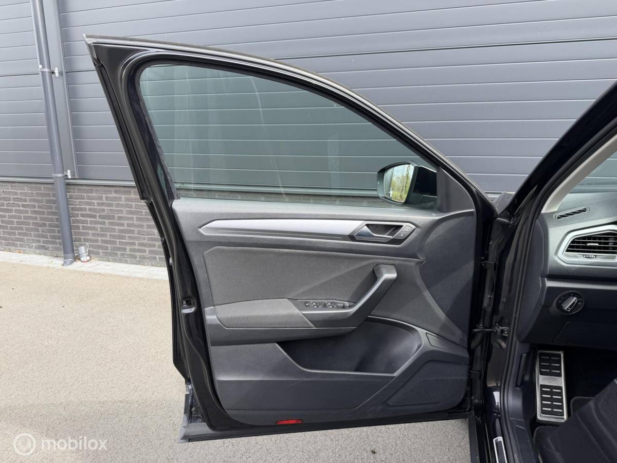 Volkswagen T-Roc Volkswagen T-Roc 1.5 TSI DSG Active CLIMA*CARPLAY*PDC*STOELVERW