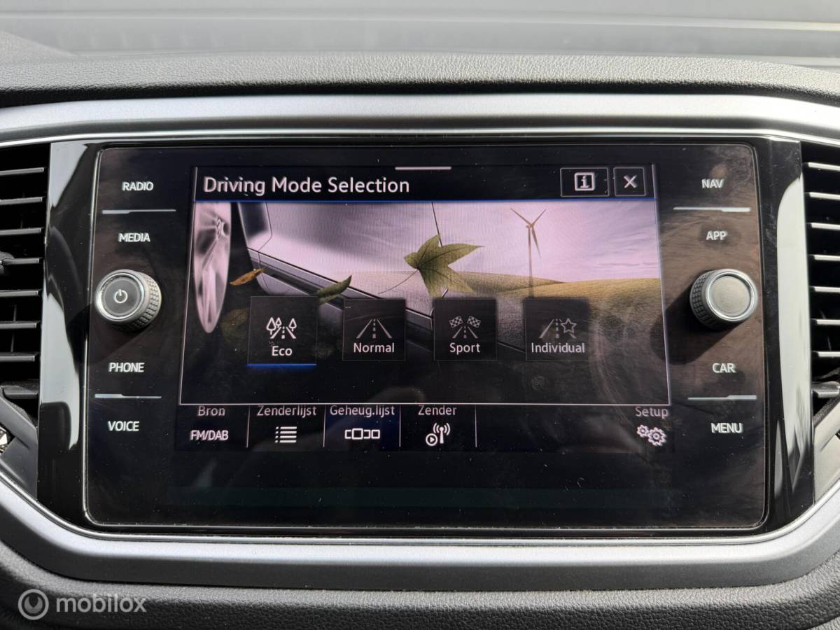 Volkswagen T-Roc Volkswagen T-Roc 1.5 TSI DSG Active CLIMA*CARPLAY*PDC*STOELVERW