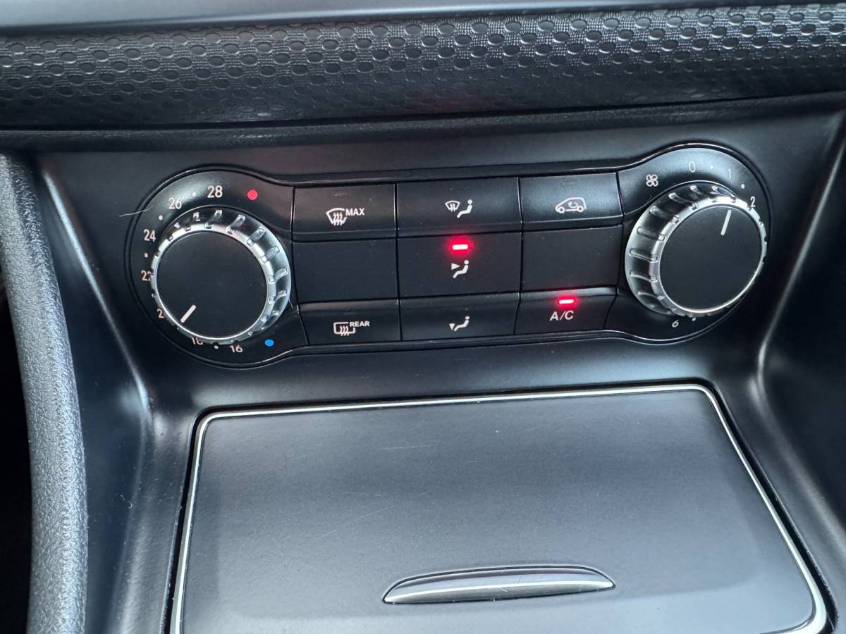 Mercedes-Benz A-Klasse Mercedes-Benz A-klasse 180 BlueEFFICIENCY Business FACELIFT!!