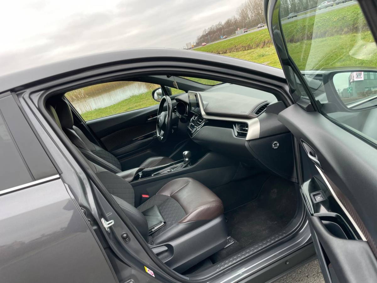 Toyota C-HR Toyota C-HR 1.8 Hybrid Executive, Aut, Acc, Stoelverw, Cam, Navi, Pdc, 2e eig afk, Geen import, Nap!