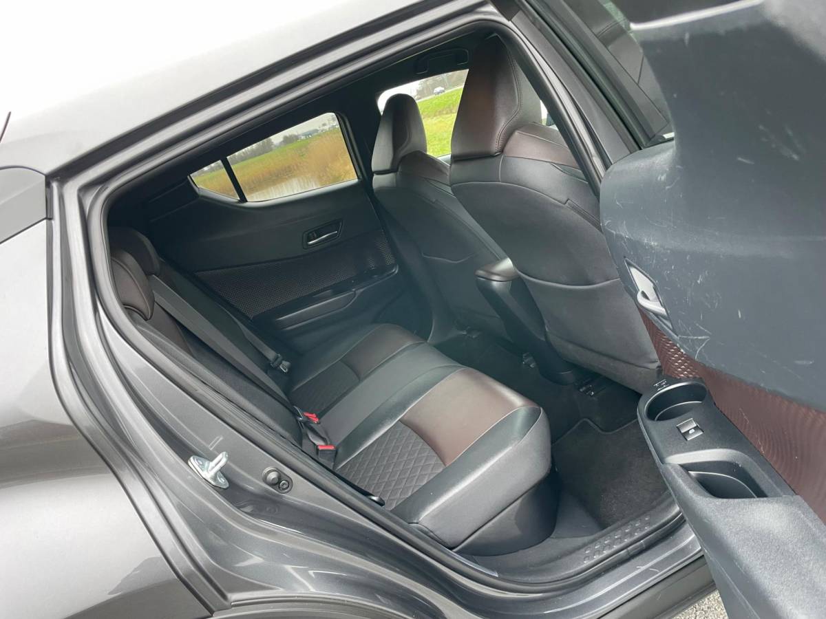 Toyota C-HR Toyota C-HR 1.8 Hybrid Executive, Aut, Acc, Stoelverw, Cam, Navi, Pdc, 2e eig afk, Geen import, Nap!