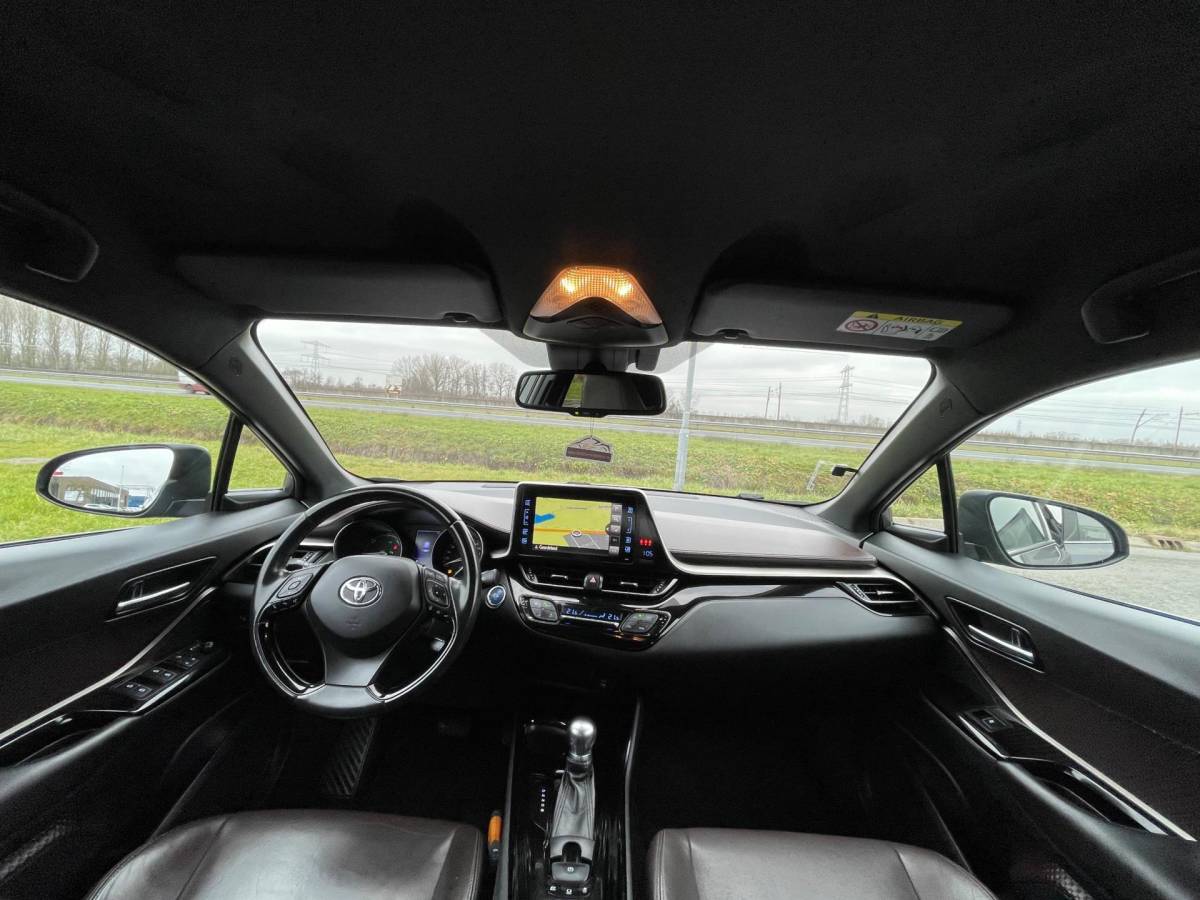 Toyota C-HR Toyota C-HR 1.8 Hybrid Executive, Aut, Acc, Stoelverw, Cam, Navi, Pdc, 2e eig afk, Geen import, Nap!