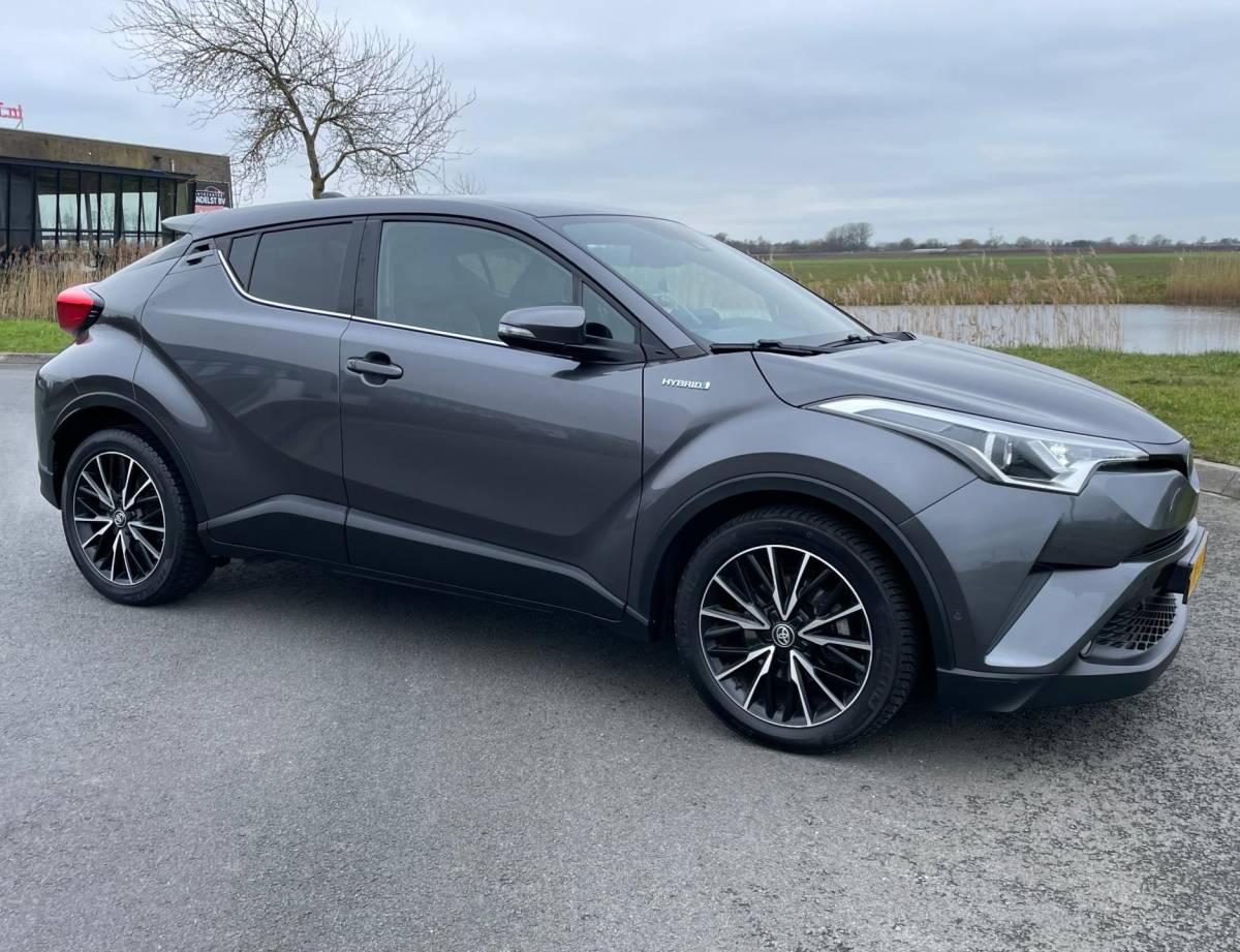 Toyota C-HR Toyota C-HR 1.8 Hybrid Executive, Aut, Acc, Stoelverw, Cam, Navi, Pdc, 2e eig afk, Geen import, Nap!