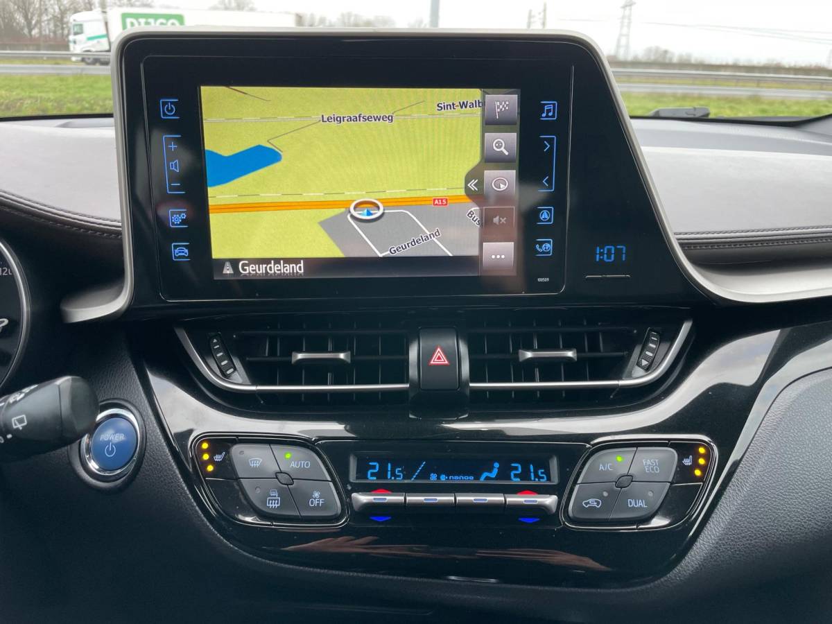 Toyota C-HR Toyota C-HR 1.8 Hybrid Executive, Aut, Acc, Stoelverw, Cam, Navi, Pdc, 2e eig afk, Geen import, Nap!