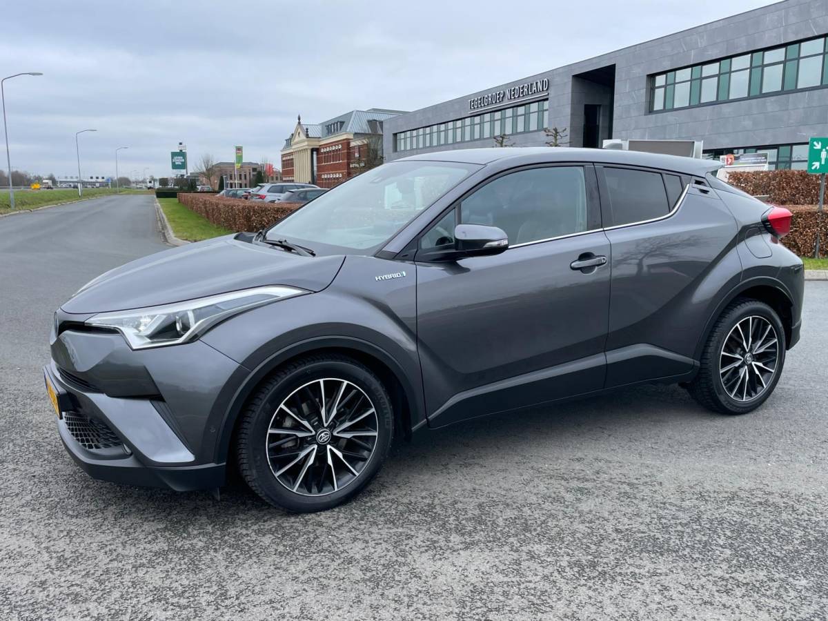 Toyota C-HR Toyota C-HR 1.8 Hybrid Executive, Aut, Acc, Stoelverw, Cam, Navi, Pdc, 2e eig afk, Geen import, Nap!