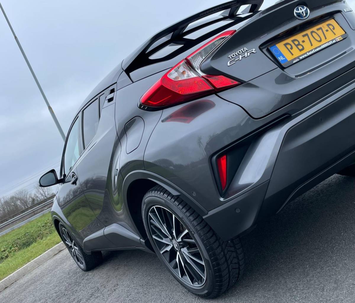 Toyota C-HR Toyota C-HR 1.8 Hybrid Executive, Aut, Acc, Stoelverw, Cam, Navi, Pdc, 2e eig afk, Geen import, Nap!